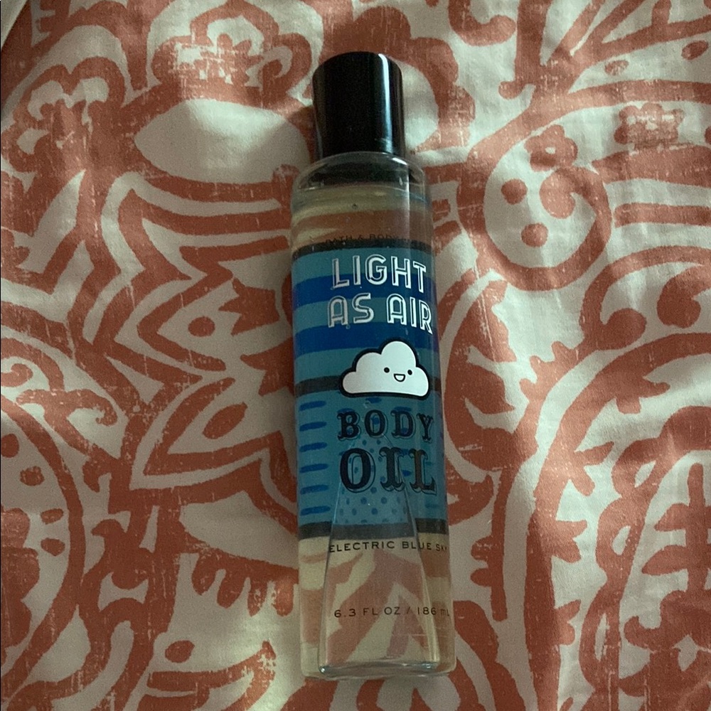Bath & Body Works Light As Air Body Oil